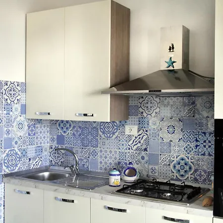 Azuleja Casa Sul Lungomare Con Terrazzo Vista Mare Caronia Marina
